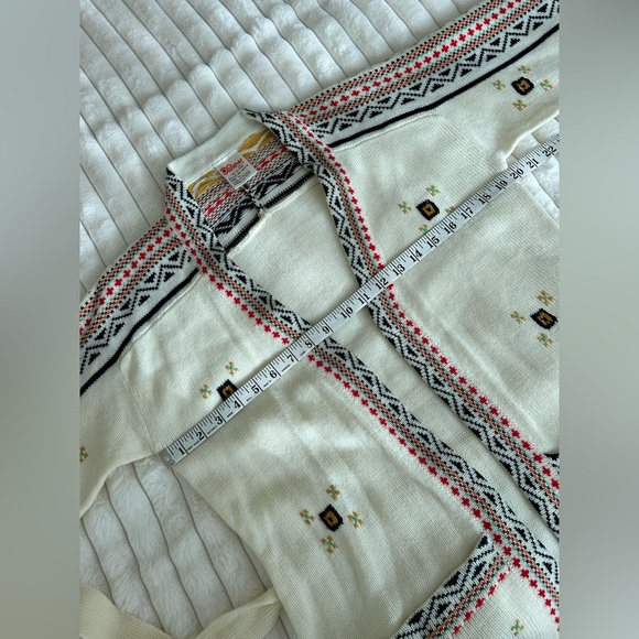VINTAGE 70s Belted Cardigan - Picture 7 of 9